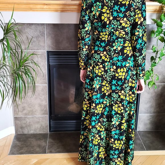 Vintage maxi dark floral dress with long sleeves. - Picture 5 of 12